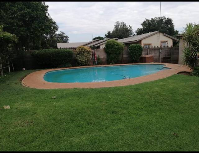 5 BEDROOM HOUSE FOR SALE IN MEYERTON CENTRAL